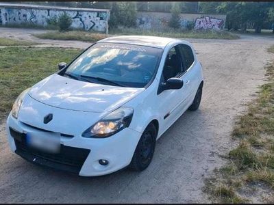 Weiß Gebraucht 2010 Renault Clio III Kleinwagen | 1.499 € (Teuer)