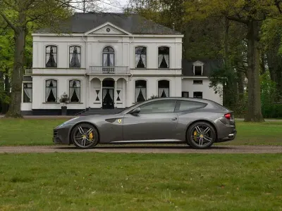 Usata Ferrari FF 661 CV (486 kW) 2013 Grigio Station wagon