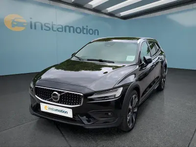 Gebraucht Volvo V60 CC 197 PS (144 kW) 2024 Schwarz Kombi