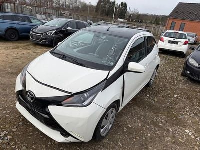 Gebraucht Toyota Aygo Edition-S 69 PS (50 kW) 2015 Weiß Kleinwagen