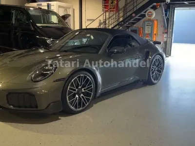 Neu Porsche 992 711 PS (522 kW) 2026 Grün Cabrio