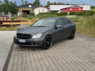 Gebraucht Mercedes C200 136 PS (100 kW) 2010 Grau Limousine