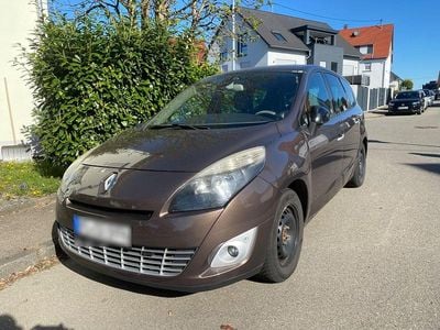 Gebraucht Renault Grand Scénic III 140 PS (102 kW) 2011 Braun Van / Kleinbus
