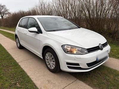 Gebraucht VW Golf VII Trendline 86 PS (63 kW) 2014 Weiß Limousine