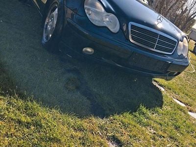 Gebraucht Mercedes C180 140 PS (102 kW) 2001 Blau Limousine