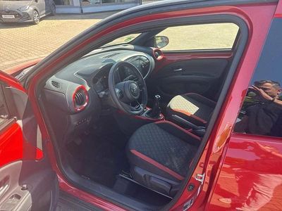 Gebraucht Toyota Aygo X Team 53 PS (38 kW) 2024 Rot SUV