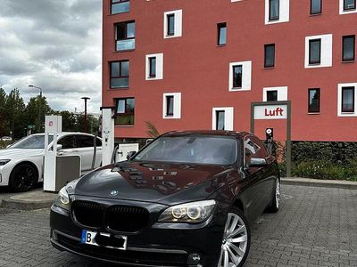 BMW 730