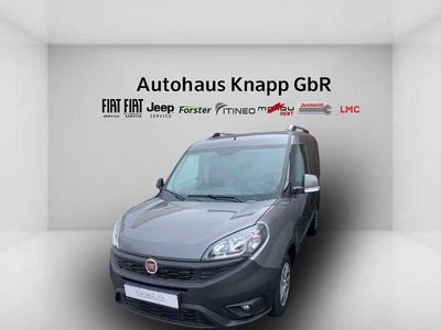 Colore esterno (grau (met)) Gebraucht 2022 Fiat Doblò Van / Kleinbus | 19.900 € (Teuer)