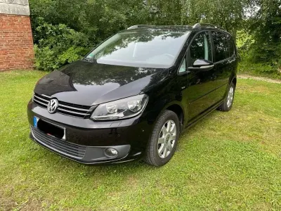 Gebraucht VW Touran Life 105 PS (77 kW) 2014 Schwarz Van / Kleinbus