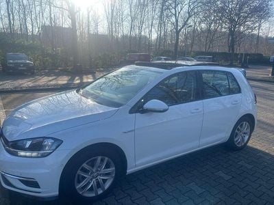 Weiß Gebraucht 2019 VW Golf Comfortline Limousine | 13.900 € (Fairer Preis)