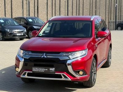 Usata Mitsubishi Outlander P-HEV Basis 224 CV (164 kW) 2020 Rosso SUV