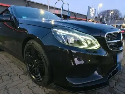 Gebraucht Mercedes E220 AMG 170 PS (125 kW) 2013 Schwarz Limousine