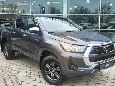 Nowe Toyota HiLux Connect Style 150 KM (110 kW) 2025 Szary Pickup