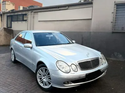Gebraucht Mercedes E280 231 PS (169 kW) 2005 Silber Kleinwagen