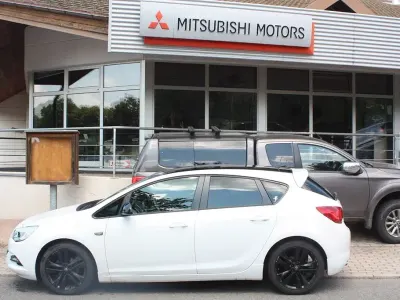 Gebraucht Opel Astra Color Edition 120 PS (88 kW) 2012 Weiß Limousine
