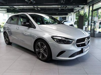 Silber Gebraucht 2025 Mercedes B200 Progressive Van / Kleinbus | 39.980 €