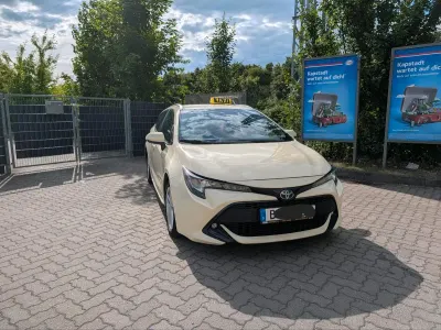 Gebraucht Toyota Corolla 98 PS (72 kW) 2021 Grau Kombi
