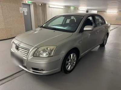 Gebraucht Toyota Avensis 129 PS (94 kW) 2003 Silber Limousine