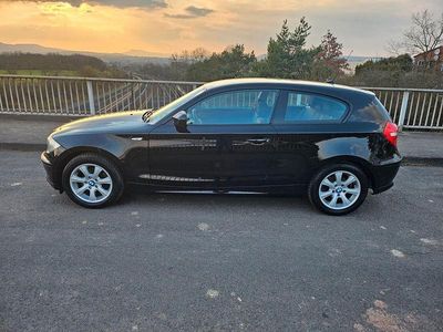 Gebraucht BMW 116 Advantage 122 PS (89 kW) 2011 Schwarz Kleinwagen