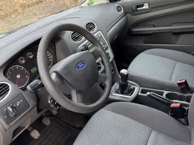 Gebraucht Ford Focus Trend 101 PS (74 kW) 2005 Limousine