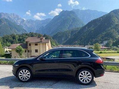 Second-hand Porsche Cayenne 245 CP (180 kW) 2011 Negru SUV