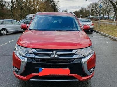 Gebraucht Mitsubishi Outlander P-HEV 116 PS (85 kW) 2016 Rot SUV