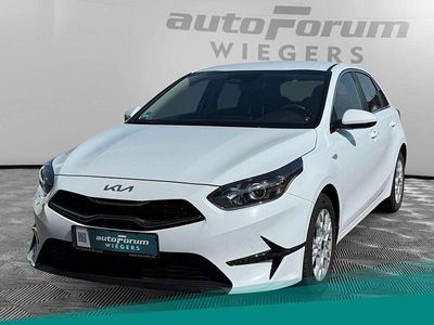 Gebraucht Kia Ceed Vision 101 PS (74 kW) 2024 (wd) cararraweiss Kleinwagen