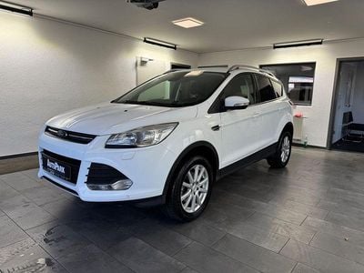 Gebraucht Ford Kuga Trend 150 PS (110 kW) 2016 Weiß SUV