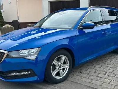 Second-hand Skoda Superb 150 CP (110 kW) 2022 Albastru Break