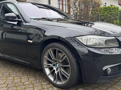 Gebraucht BMW 320 Sport Line 184 PS (135 kW) 2010 Schwarz Kombi