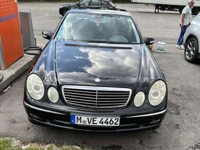 Mercedes E200