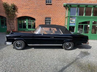 Gebraucht Mercedes 280 SE 160 PS (117 kW) 1968 Schwarz Cabrio