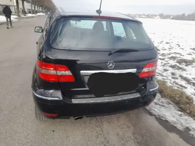 Gebraucht Mercedes B180 109 PS (80 kW) 2011 Schwarz Kleinwagen