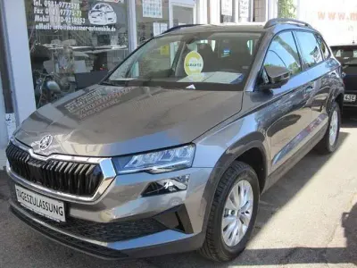 Neu Skoda Karoq 150 PS (110 kW) 2026 Graphitgraumet. SUV