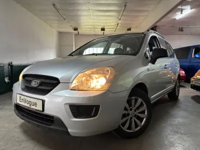 Gebraucht Kia Carens Sport 132 PS (97 kW) 2010 Silber Van / Kleinbus
