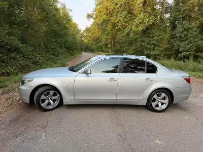 Gebraucht BMW 523 177 PS (130 kW) 2007 Silber Limousine