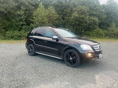Gebraucht Mercedes ML320 224 PS (164 kW) 2009 Schwarz SUV