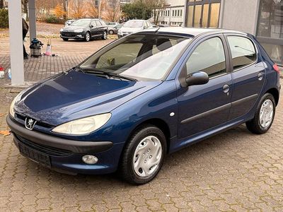 Blau Gebraucht 2002 Peugeot 206 Limousine | 2.900 €