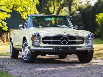 Gebraucht Mercedes 230 150 PS (110 kW) 1964 Gelb Cabrio