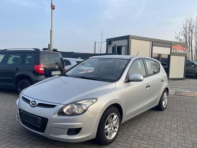 Gebraucht Hyundai i30 Edition+ 109 PS (80 kW) 2010 Silber Kleinwagen