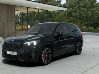 Neu BMW X1 Performance 300 PS (220 kW) 2026 Saphirschwarz metallic SUV