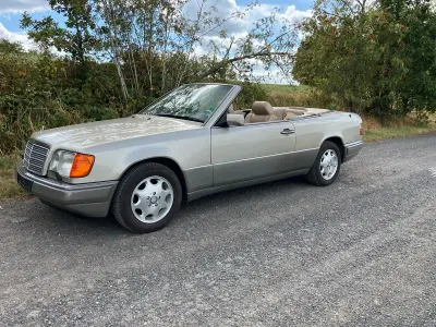 Gebraucht Mercedes E320 220 PS (161 kW) 1995 Gold Cabrio