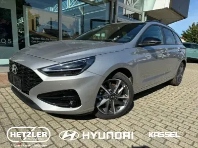 Gebraucht Hyundai i30 Advantage 140 PS (102 kW) 2024 Shimmering silver / met Kombi