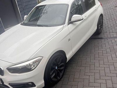 Weiß Gebraucht 2017 BMW 120 Sport Line Kleinwagen | 18.700 € (Fairer Preis)