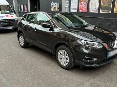 Gebraucht Nissan Qashqai Acenta 116 PS (85 kW) 2019 Schwarz SUV
