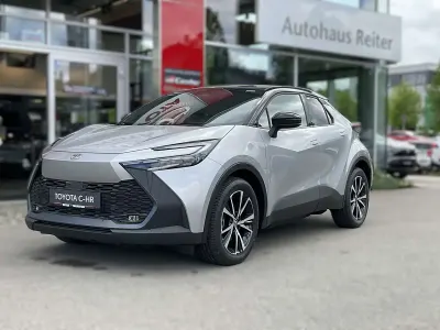 Neu Toyota C-HR 223 PS (164 kW) 2025 Shimmering silver metallic/sch SUV
