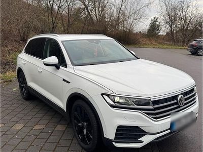 Gebraucht VW Touareg 231 PS (169 kW) 2019 Weiß SUV