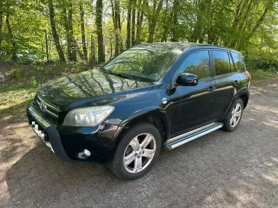 Begagnad Toyota RAV4 177 HK (130 kW) 2006 Svart SUV
