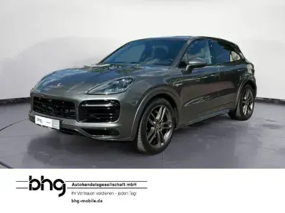 Gebraucht Porsche Cayenne E-Hybrid 462 PS (339 kW) 2021 Grau SUV
