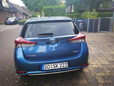 Toyota Auris Hybrid